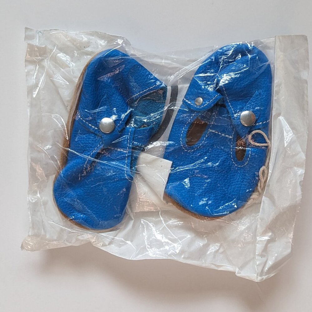 Mon Petit Shoes T-strap Ultra Blue NIB size 6